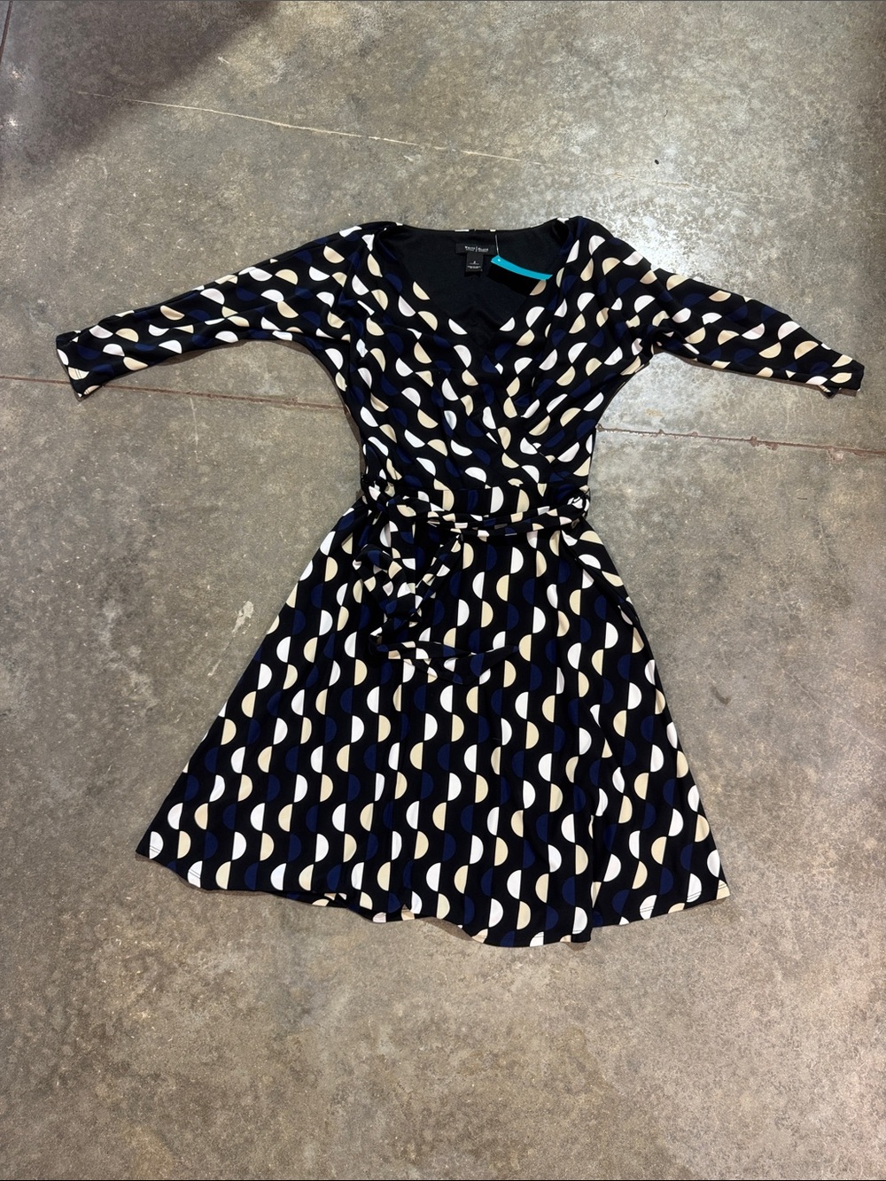 White House Black Market Geometric Print Faux Wrap Dress Size 2 Belted